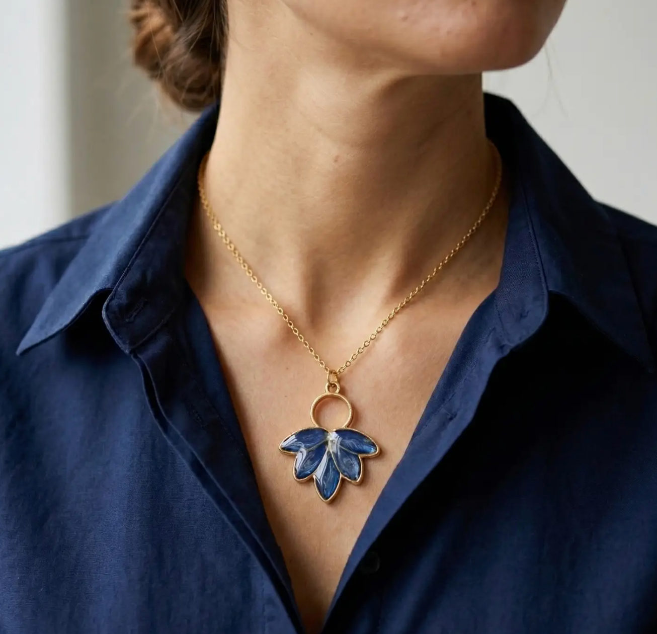 Petalo Notte Necklace