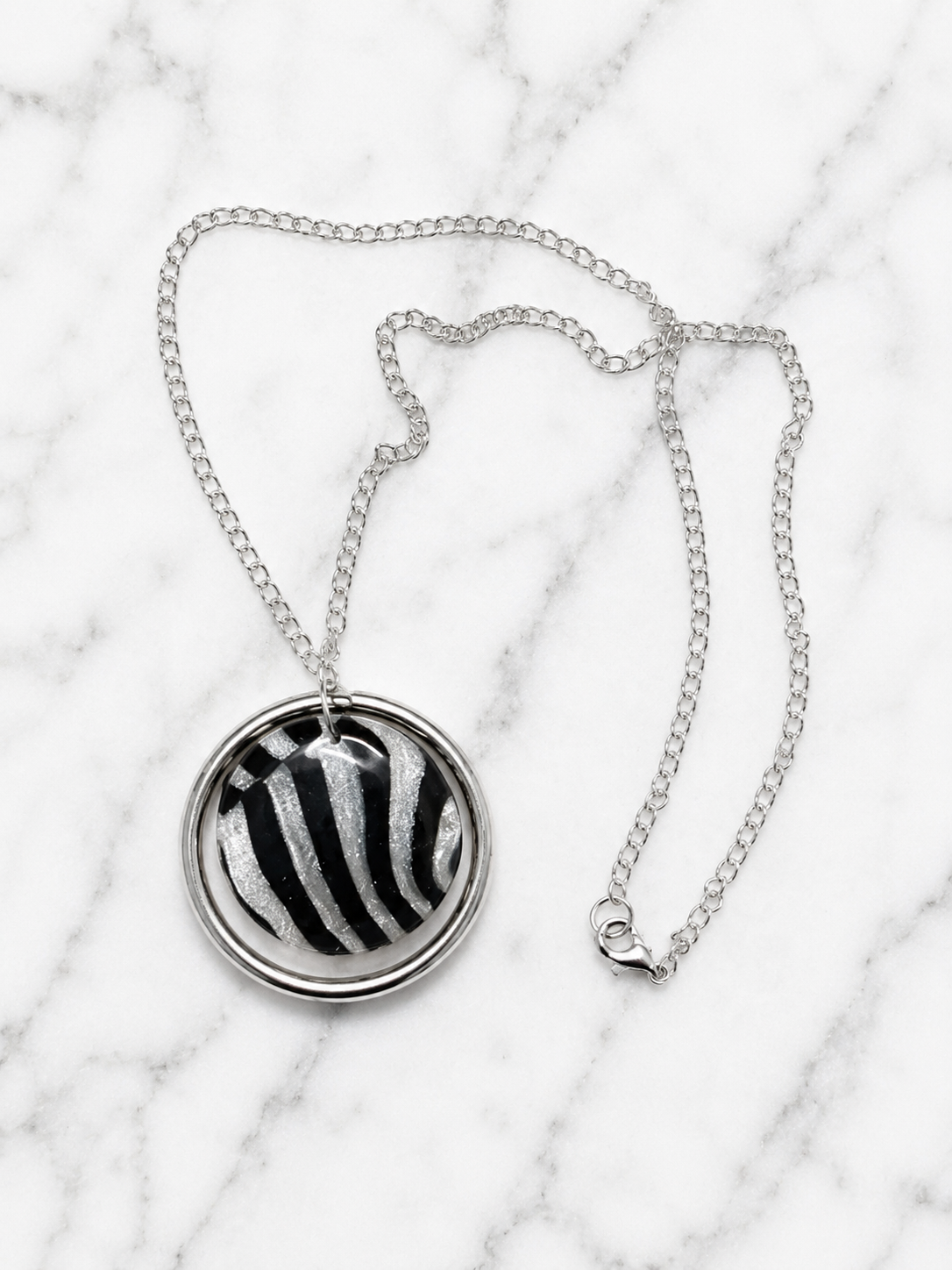 Monochrome Floating Circle Pendant Necklace