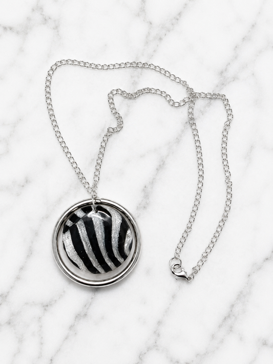 Monochrome Floating Circle Pendant Necklace